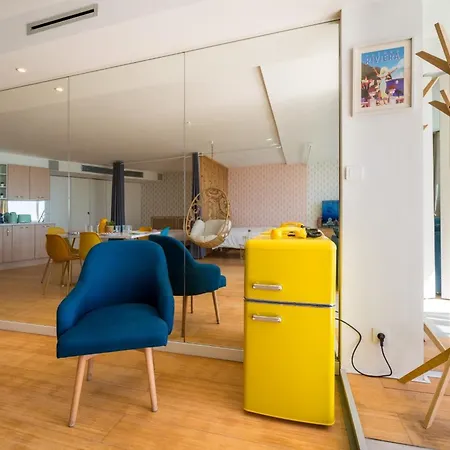 아파트 French Riviera Loft Panoramic Sea View, Beachfront 빌뇌브루베