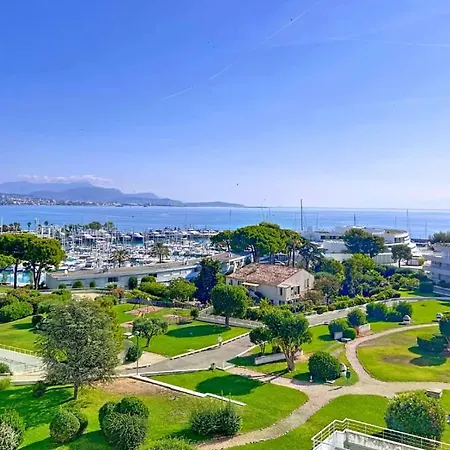 Apartmán French Riviera Loft Panoramic Sea View, Beachfront Villeneuve-Loubet